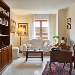 https://appartamento-casa-renata.it-tuscanyhotel.com